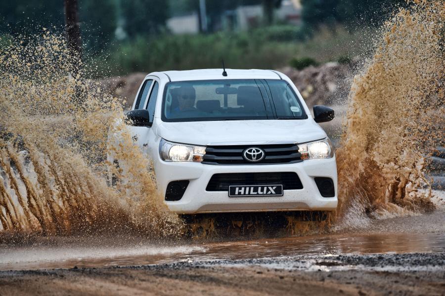  Toyota Hilux 4x4 SRX Double Cab 2016 года  (ZA) (фото 10 из 35)